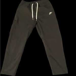 Black Nike Polyester Sweatpants (US Men’s L)
